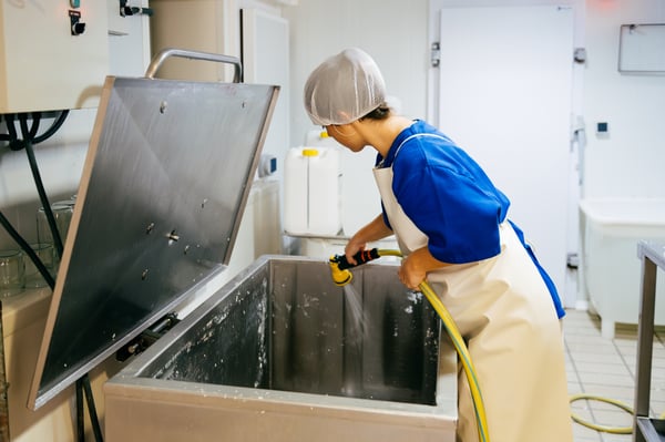 cleaner washing tank in factory