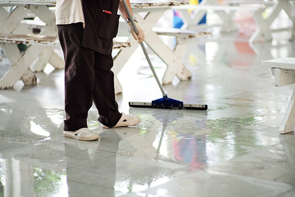 shopping mall cleaning